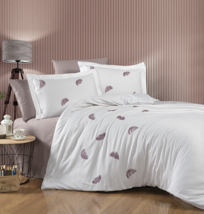 Duvet Cover Sets Embroidery Purple Feathers